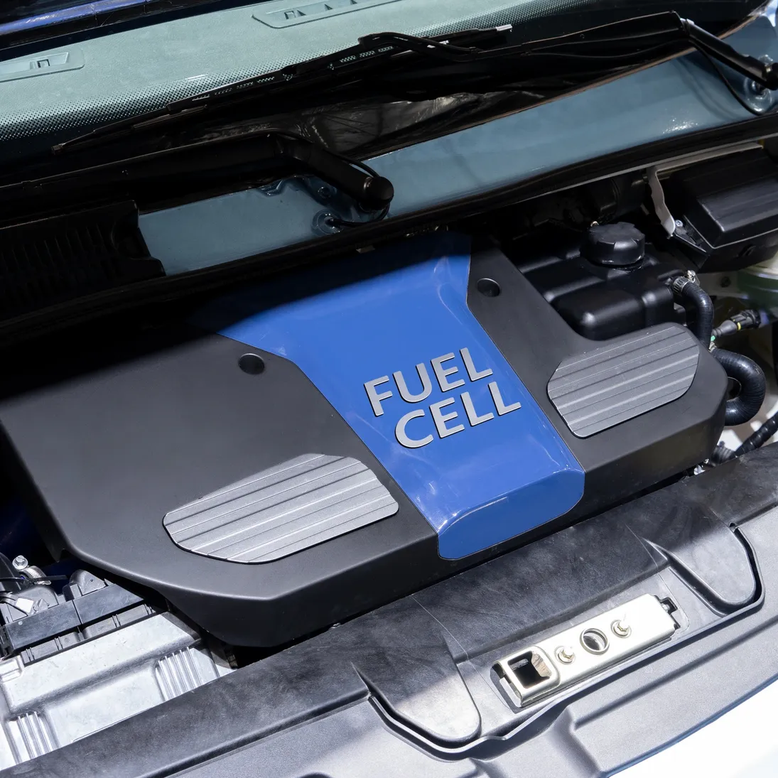 Fuel cell engine component